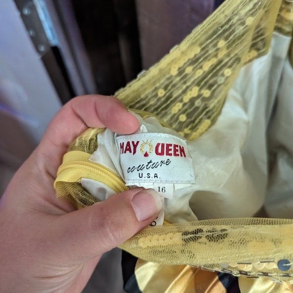 Dress - Picture 4 of 7